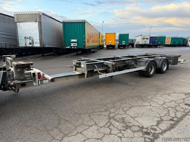 Rimorchio con telaio SCHMITZ CARGOBULL 2Achs Jumbo MEGA BDF Lafette untergekuppelt SAF