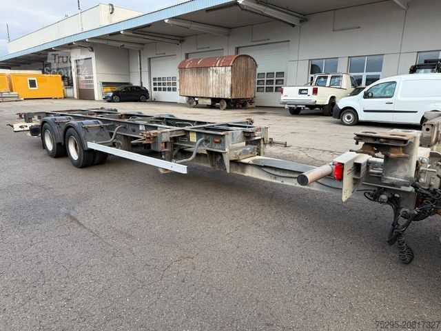 Rimorchio con telaio SCHMITZ CARGOBULL 2Achs Jumbo MEGA BDF Lafette untergekuppelt SAF