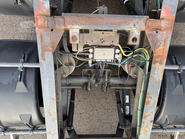 Rimorchio con telaio SCHMITZ CARGOBULL 2Achs Jumbo MEGA BDF Lafette untergekuppelt SAF