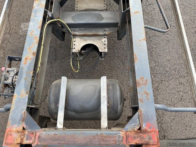 Rimorchio con telaio SCHMITZ CARGOBULL 2Achs Jumbo MEGA BDF Lafette untergekuppelt SAF