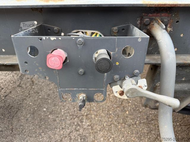 Rimorchio con telaio SCHMITZ CARGOBULL 2Achs Jumbo MEGA BDF Lafette untergekuppelt SAF