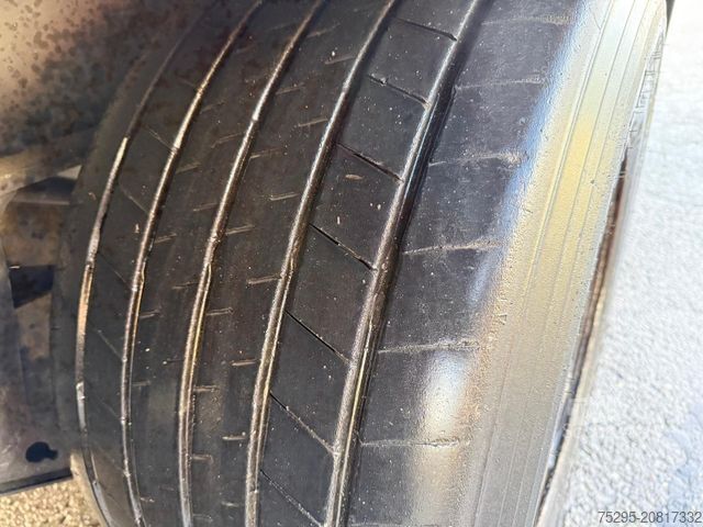 Otevřený návěs s plachtou KÖGEL 3 Achs MEGA Staplerhalter Liftachse SAF TÜV8/26