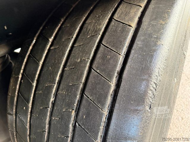 Otevřený návěs s plachtou KÖGEL 3 Achs MEGA Staplerhalter Liftachse SAF TÜV8/26