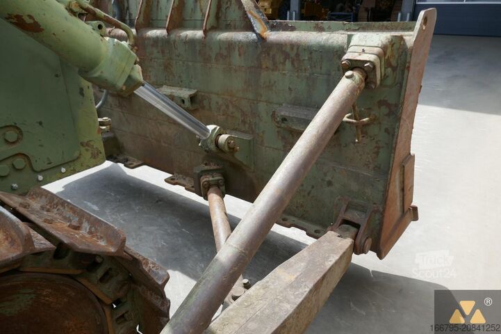 Bouteur Caterpillar D7F Ex-army
