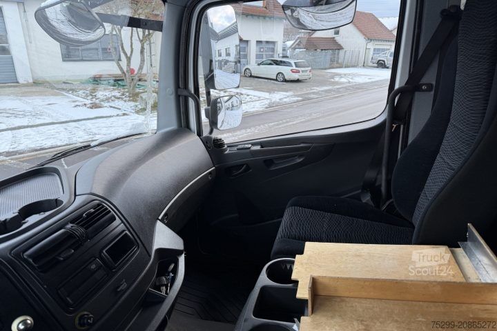 Camion frigorifique Mercedes-Benz Atego 1021 4x2 Kühlkoffer+HB / Swiss-Vehicle