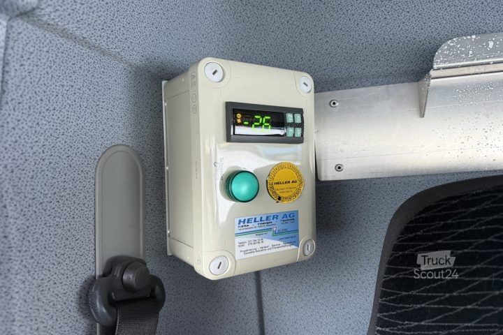 Hűtős teherautó Mercedes-Benz Atego 1021 4x2 Kühlkoffer+HB / Swiss-Vehicle