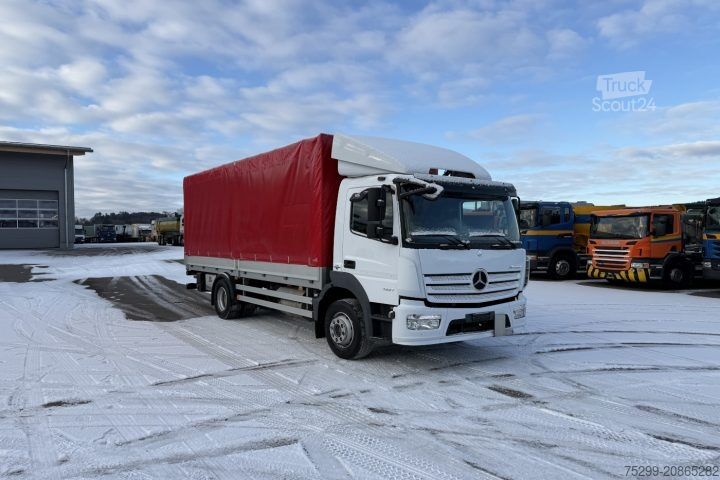 Camión plataforma con toldo Mercedes-Benz Atego 1327 4x2 Plane+HB / Swiss-Vehicle