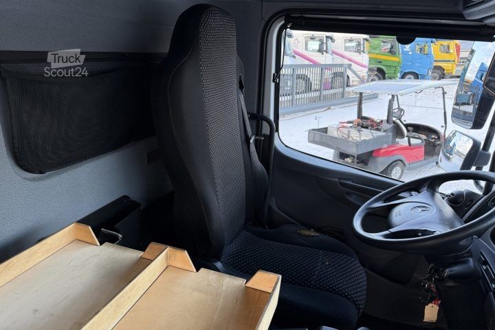 Hűtős teherautó Mercedes-Benz Atego 1022 4x2 Kühlkoffer+HB / Swiss-Vehicle