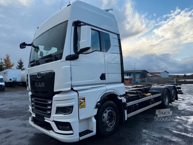 Kamion z zamenljivo nadgradnjo MAN TGX 26 470 BDF 6x2-2 XXL Container LKW