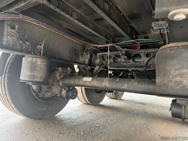 Naczepa skrzyniowa KRONE 5x SDK 27 Dry Liner Doppelstock