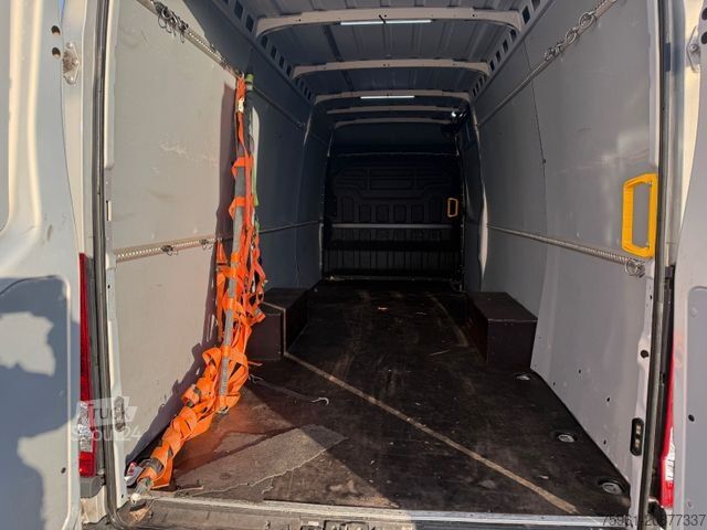 Furgone chiuso IVECO Daily 35S21 (35-210) Kastenwagen