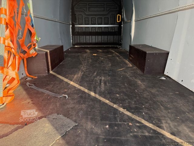 Furgone chiuso IVECO Daily 35S21 (35-210) Kastenwagen