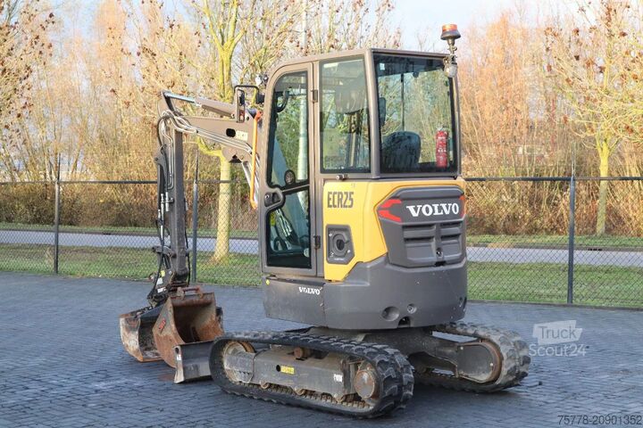 Minikotró Volvo ECR25 ELEKTRIC | JECR25D | TILTBUCKET | BUCKET ...