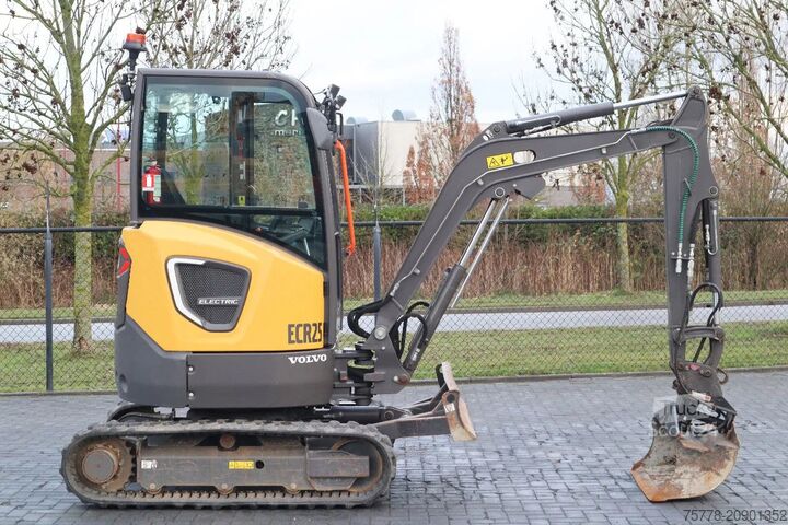 Minikotró Volvo ECR25 ELEKTRIC | JECR25D | TILTBUCKET | BUCKET ...