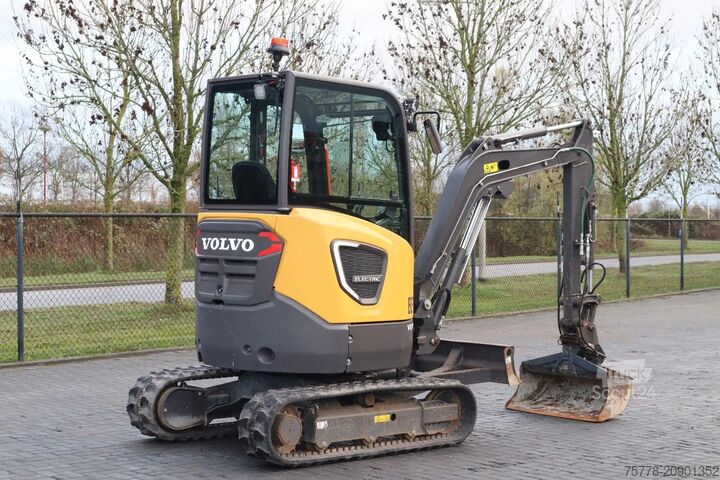 Minikotró Volvo ECR25 ELEKTRIC | JECR25D | TILTBUCKET | BUCKET ...