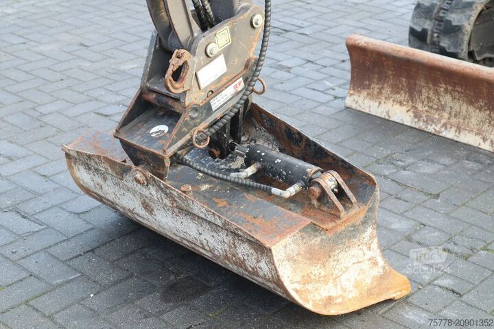 Minikotró Volvo ECR25 ELEKTRIC | JECR25D | TILTBUCKET | BUCKET ...