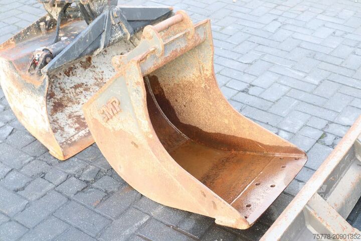 Minikotró Volvo ECR25 ELEKTRIC | JECR25D | TILTBUCKET | BUCKET ...