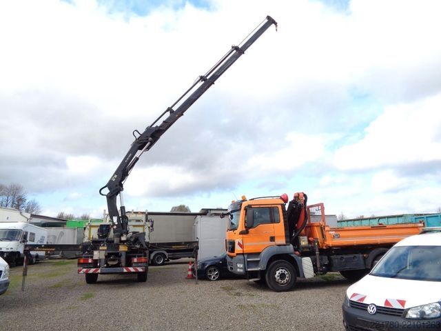 Autocarro ribaltabile MERCEDES-BENZ 1833 , 4x4 ,Kran Hiab 166 Funk , Singlebereifung
