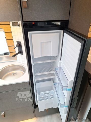 Pusiau integruotas kemperis HYMER/ERIBA ML-T Xperience 580