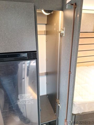 Pusiau integruotas kemperis HYMER/ERIBA ML-T Xperience 580