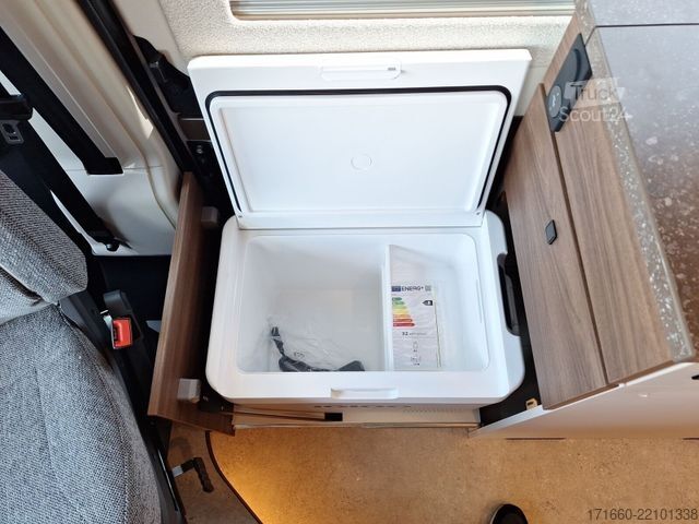 Kastenwagen Wohnmobil / Campervan BÜRSTNER Papillon PC 6.0 ** Schlafdach **