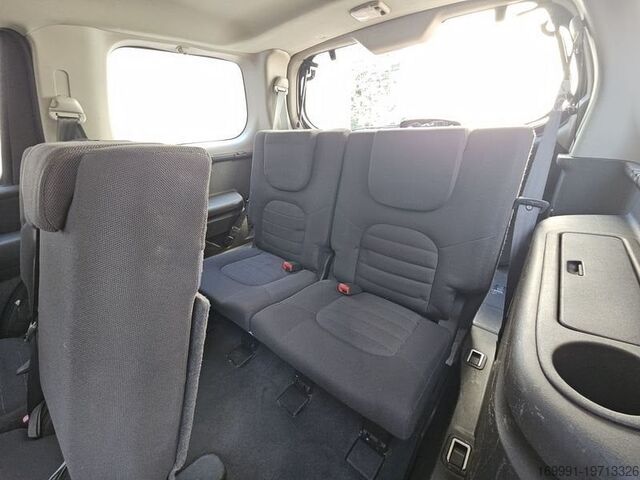 Furgon Nissan Pathfinder