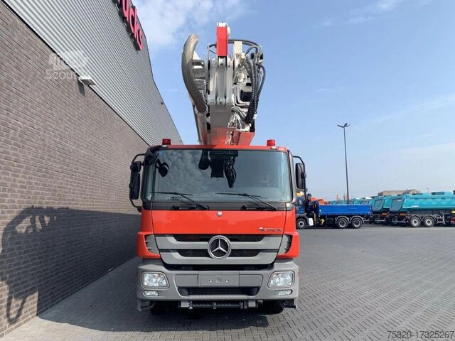 Plataforma elevadora Mercedes-Benz Actros 3332 6X4 XCMG DG53C FIRE FIGTHING PLATFO...