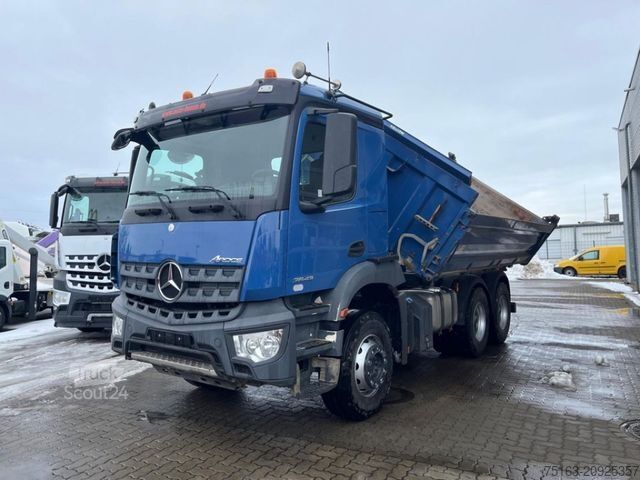 Driezijdige kipper MERCEDES-BENZ Arocs 2643 K 6x4 3-Achs Kipper Meiller