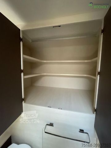 Autorulotă semi-integrată CHALLENGER Mageo 270 Automatische SAT / Dieselheizung / Sol