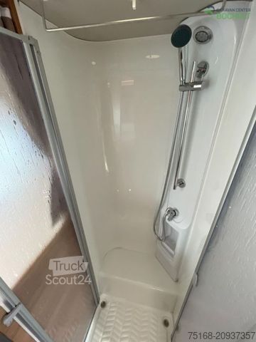 Autorulotă integrată WEINSBERG CaraCore 700 MEG Light Ehemaliger Mietwagen