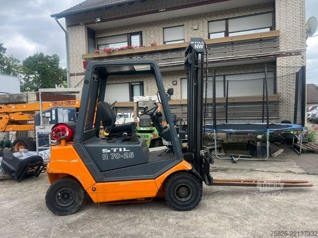 Voorlader vorkheftruck STILL R 70-25 Gas 2.5T Nutzlast