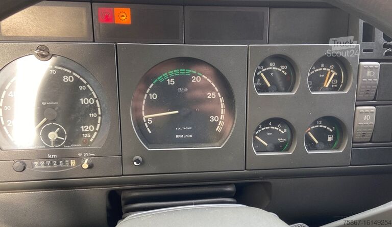 Sunkvežimis su fiksuota kėbulo platforma Iveco IVECO EUROTECH 190E31 Cursor