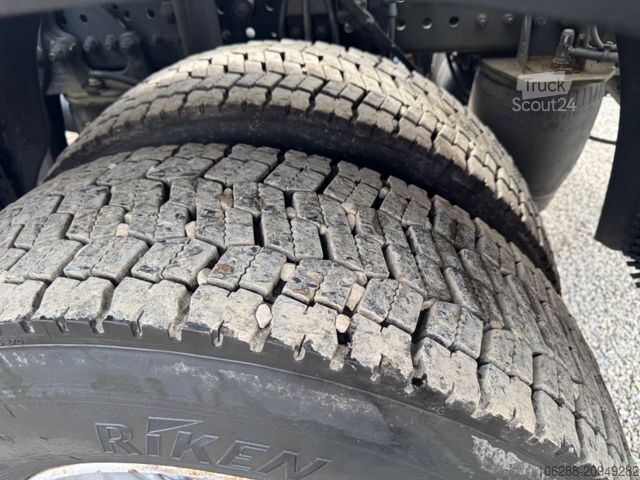 Standardowy ciągnik siodłowy MERCEDES-BENZ Actros 1845