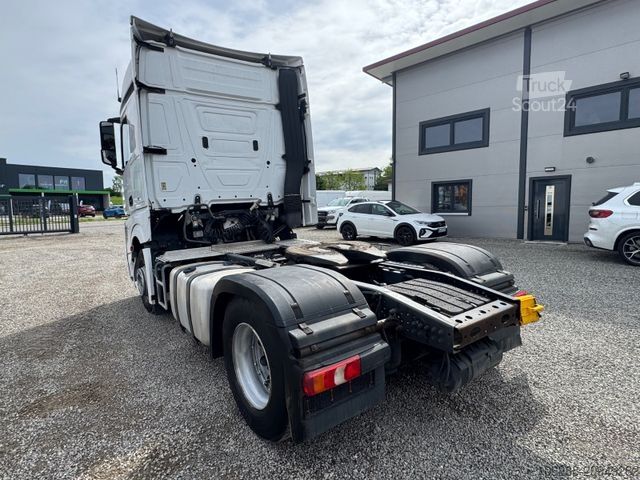 Standardowy ciągnik siodłowy MERCEDES-BENZ Actros 1845