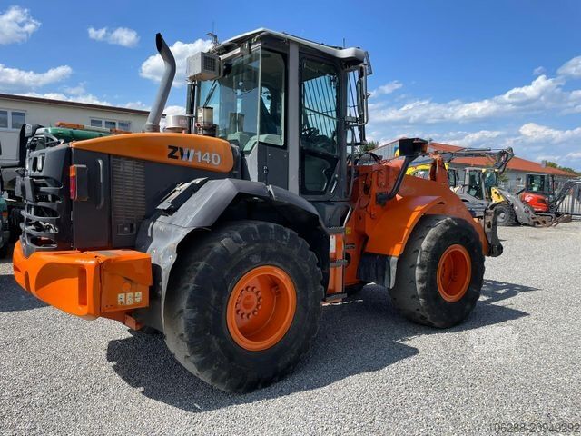 Chargeuse sur pneus HITACHI ZW 140