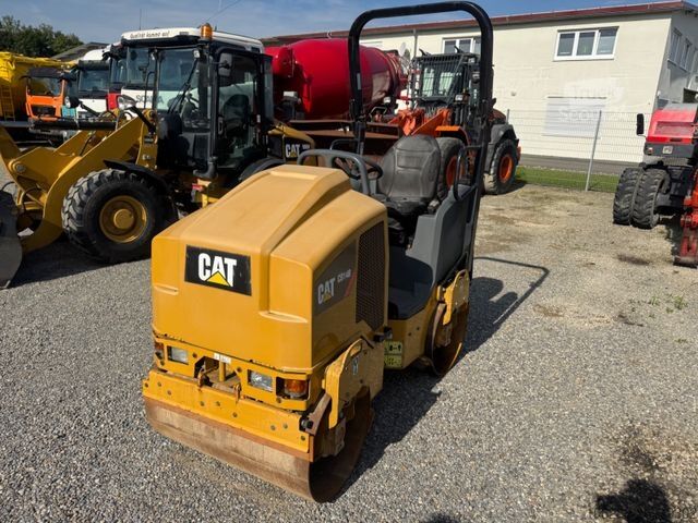 Walzenzug CATERPILLAR CB 14 B