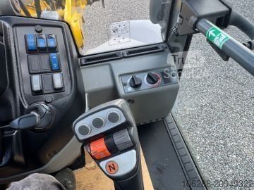 Încărcător pe roți KRAMER 8115 ( nur  1000 bts)