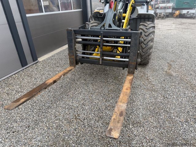 Încărcător pe roți KRAMER 8115 ( nur  1000 bts)