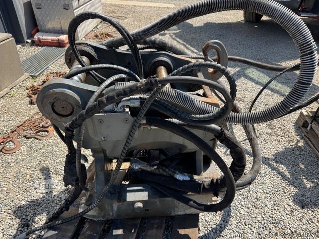   Powertilt  PTA-269 + OilQuick  OQ80