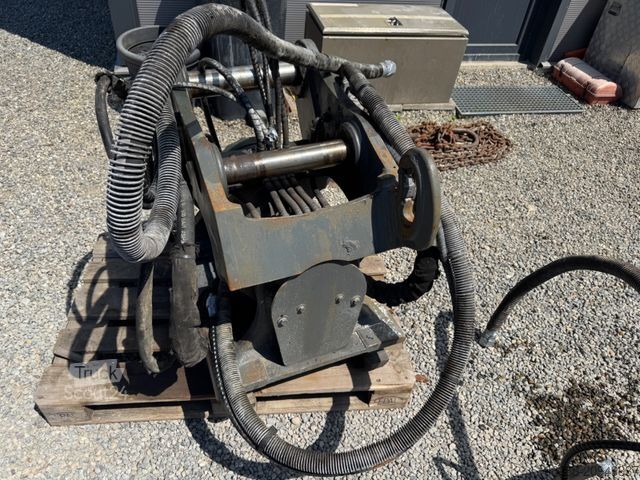   Powertilt  PTA-269 + OilQuick  OQ80