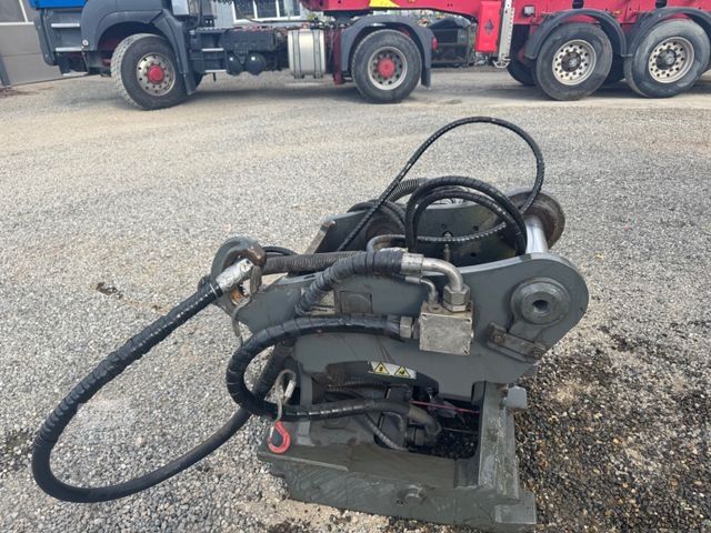   Powertilt  PTA-269 + OilQuick  OQ80