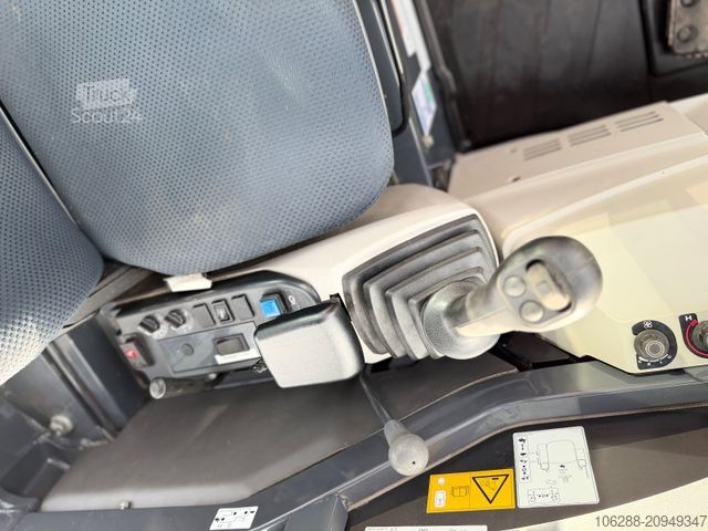 Mini-escavadora KOBELCO SK 35 SR - 6 E ( Powertilt )