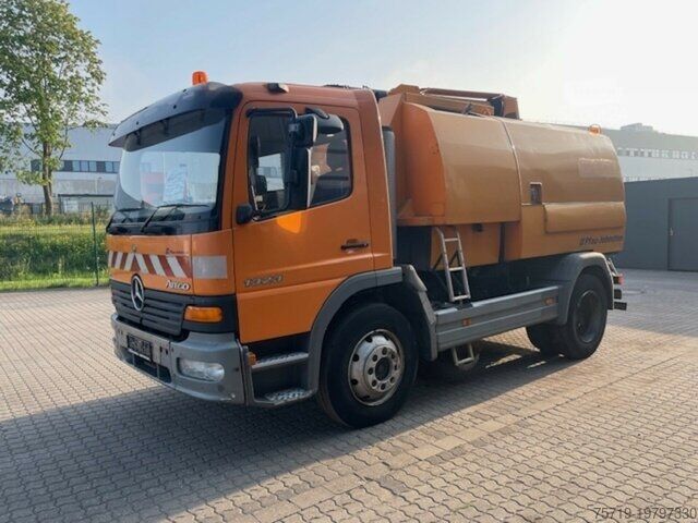 Speciální nákladní automobil Mercedes-Benz 1323 Atego4x2
