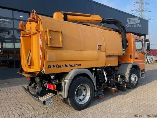 Speciální nákladní automobil Mercedes-Benz 1323 Atego4x2