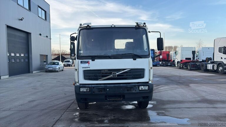 Châssis cabine Volvo FL 220 (STEEL SUSP. / 10 BOLTS / 18 TONS / LONG...