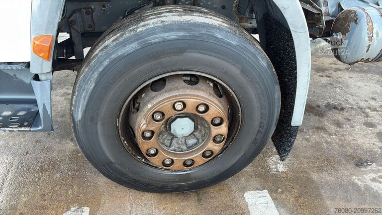 Châssis cabine Volvo FL 220 (STEEL SUSP. / 10 BOLTS / 18 TONS / LONG...