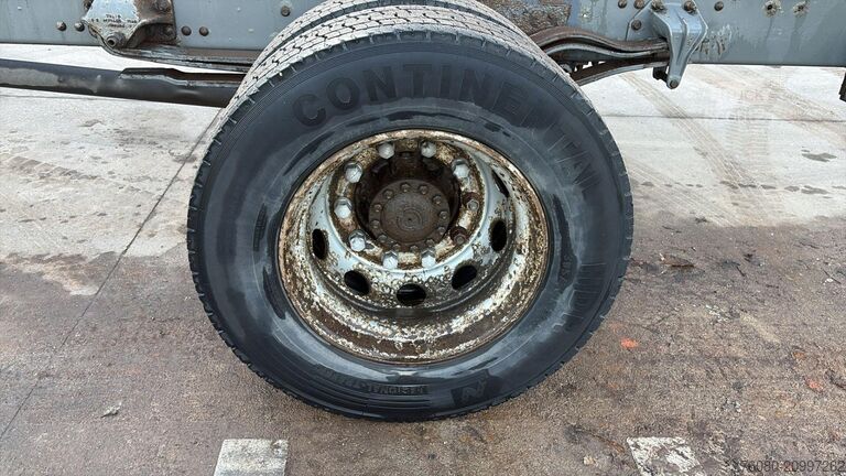 Châssis cabine Volvo FL 220 (STEEL SUSP. / 10 BOLTS / 18 TONS / LONG...