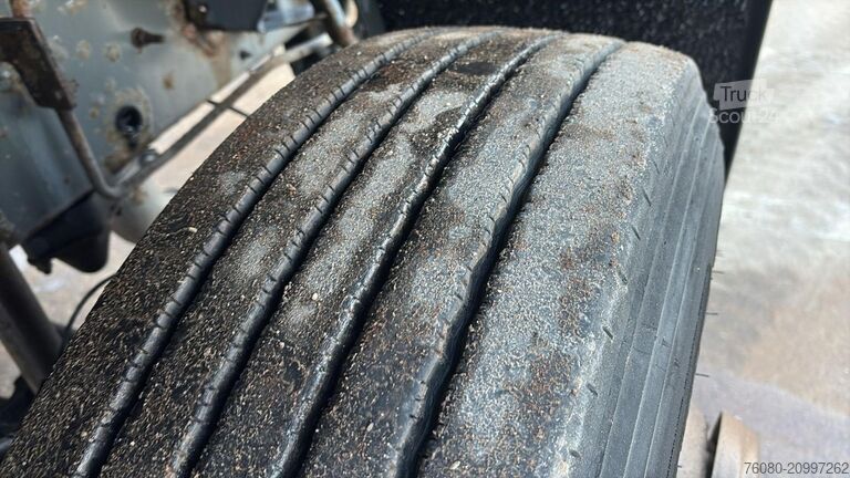 Châssis cabine Volvo FL 220 (STEEL SUSP. / 10 BOLTS / 18 TONS / LONG...