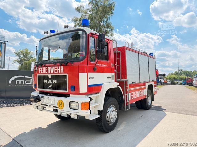 Speciální nákladní automobil MAN 17.232 4x4 KRAN SEILWINDE Kran und LKW