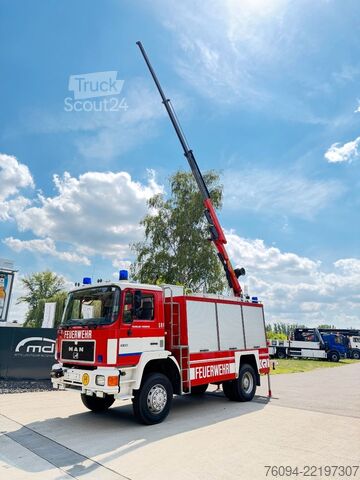 Kravas automašīnai uzstādīts celtnis MAN 17.232 4x4 KRAN SEILWINDE Kran und LKW